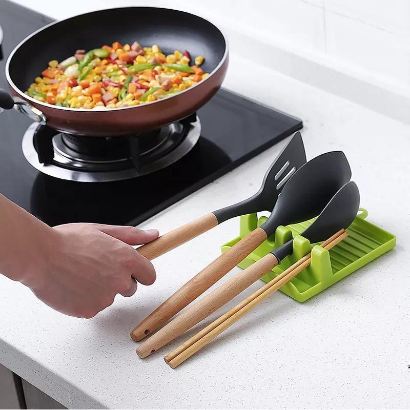 Multi-Slot Spoon Rest for Clean and Organized Cooking